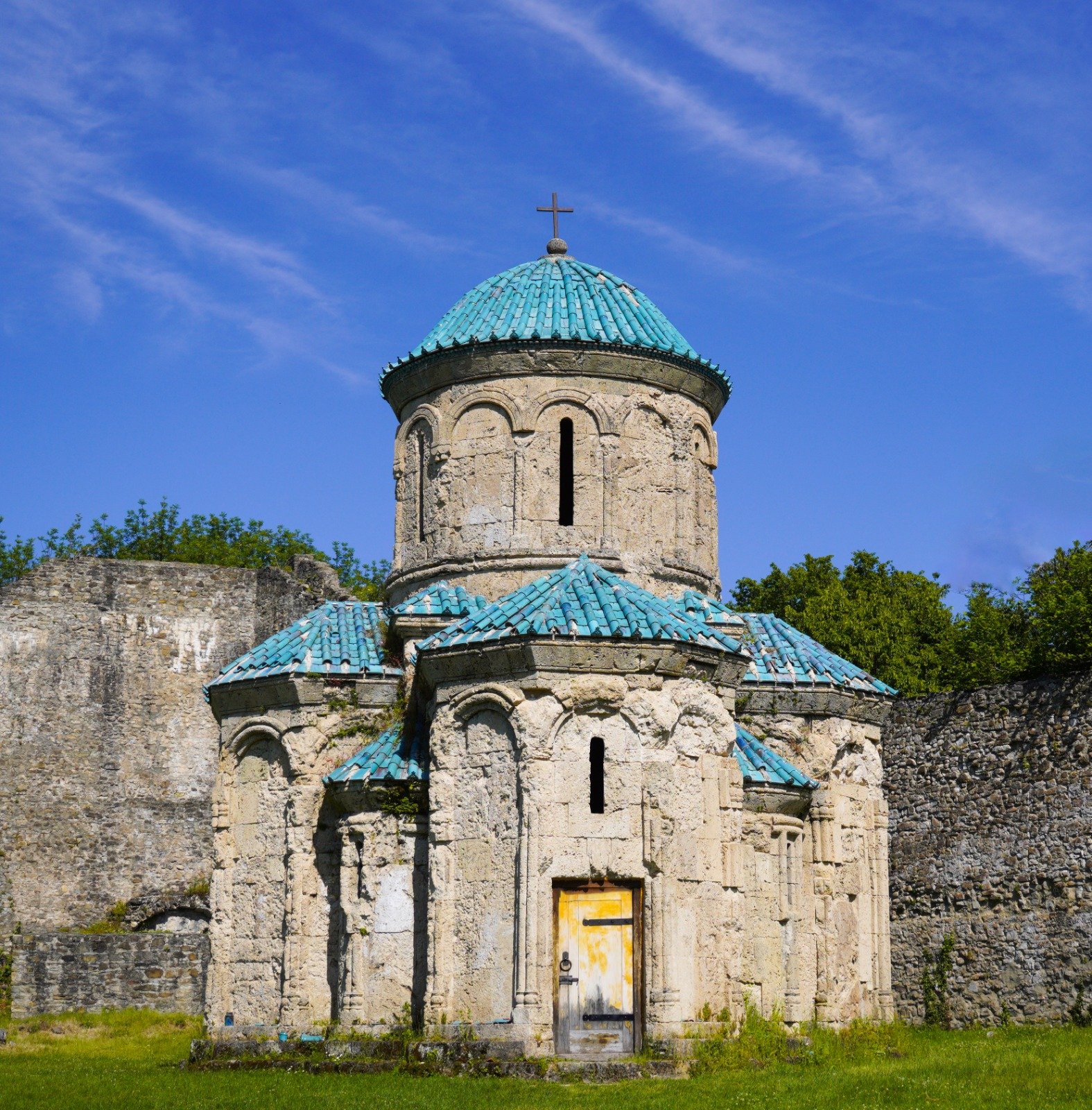 კვეტერის გუმბათიანი კარის ეკლესია / The domed gate-church of Kvetera